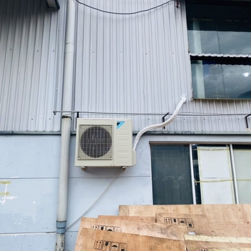 Máy lạnh tủ đứng 3hp Daikin FVRN71BXV1