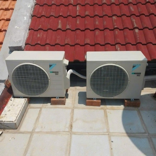 Máy lạnh Daikin Inverter 1.5 HP FTKF35ZVMV model 2025